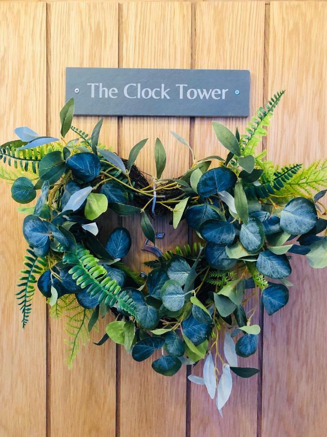 The Clock Tower Stow Apartment Exterior foto